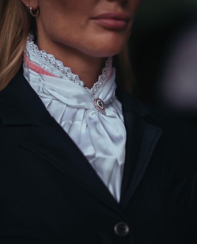 Corbata de lazo rosa reina gatito ES