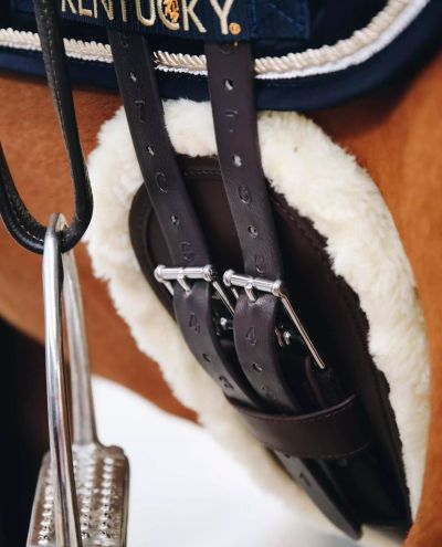 Anatomic Sheepskin Short Girth (Brown)